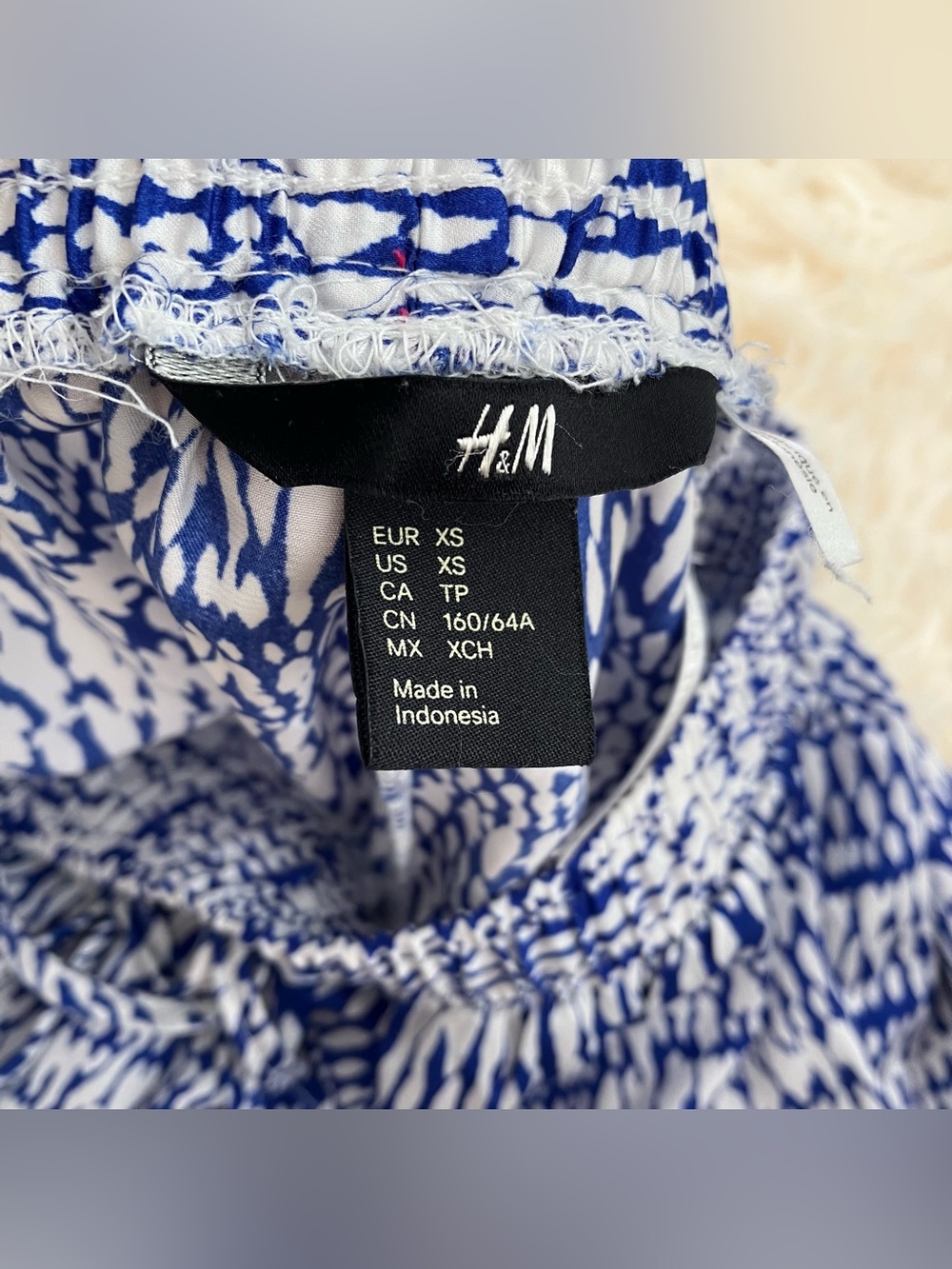 H&M Women’s Patterned Shorts - Picture 5 of 9